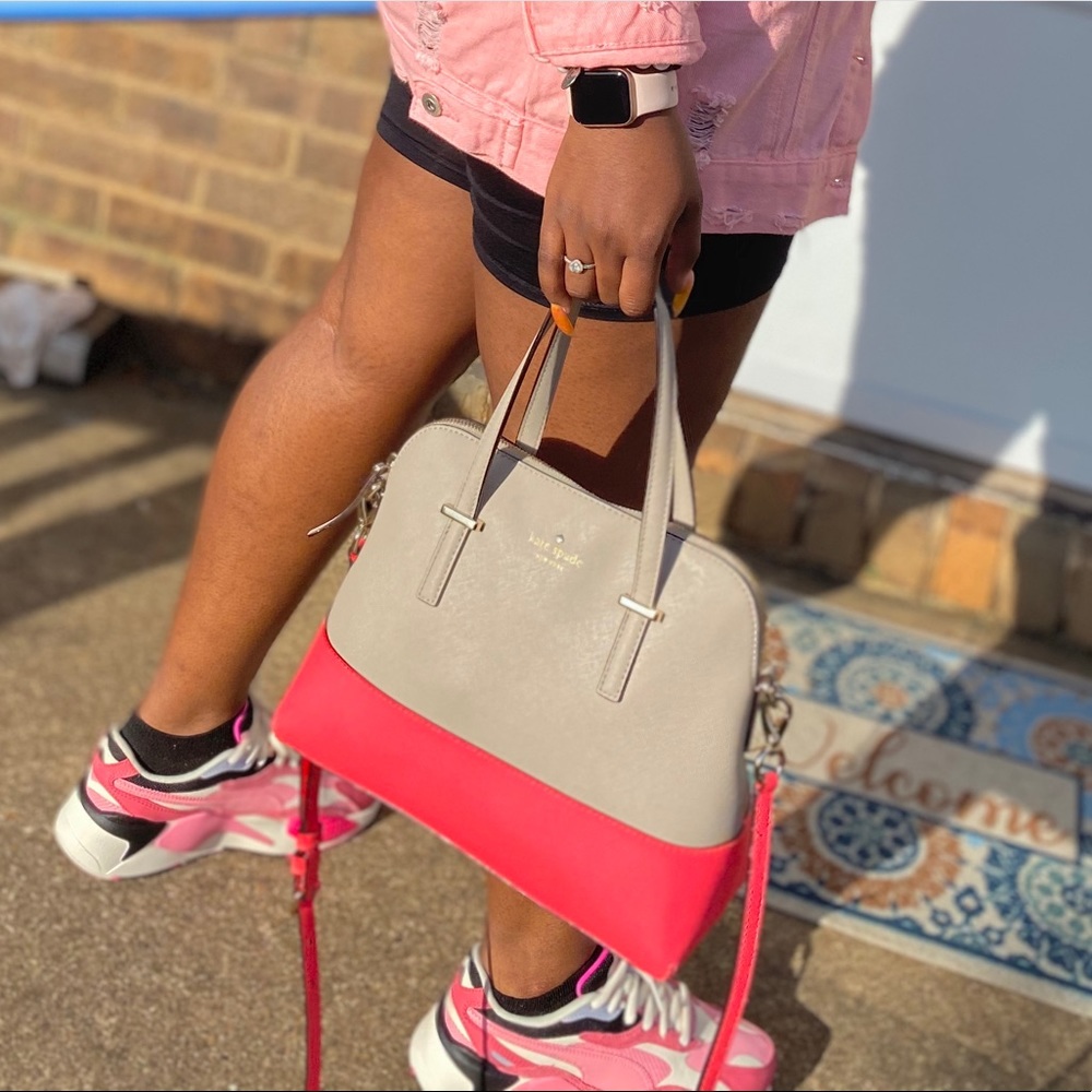 I am selling this Kate Spade bag